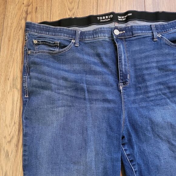 Torrid crop sky high boot super soft - Picture 5 of 8